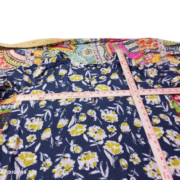 Angels V-Neck Blouse with Yellow Floral Pattern - Picture 5 of 9